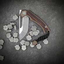 Lade das Bild in den Galerie-Viewer, SHIELD BEAD